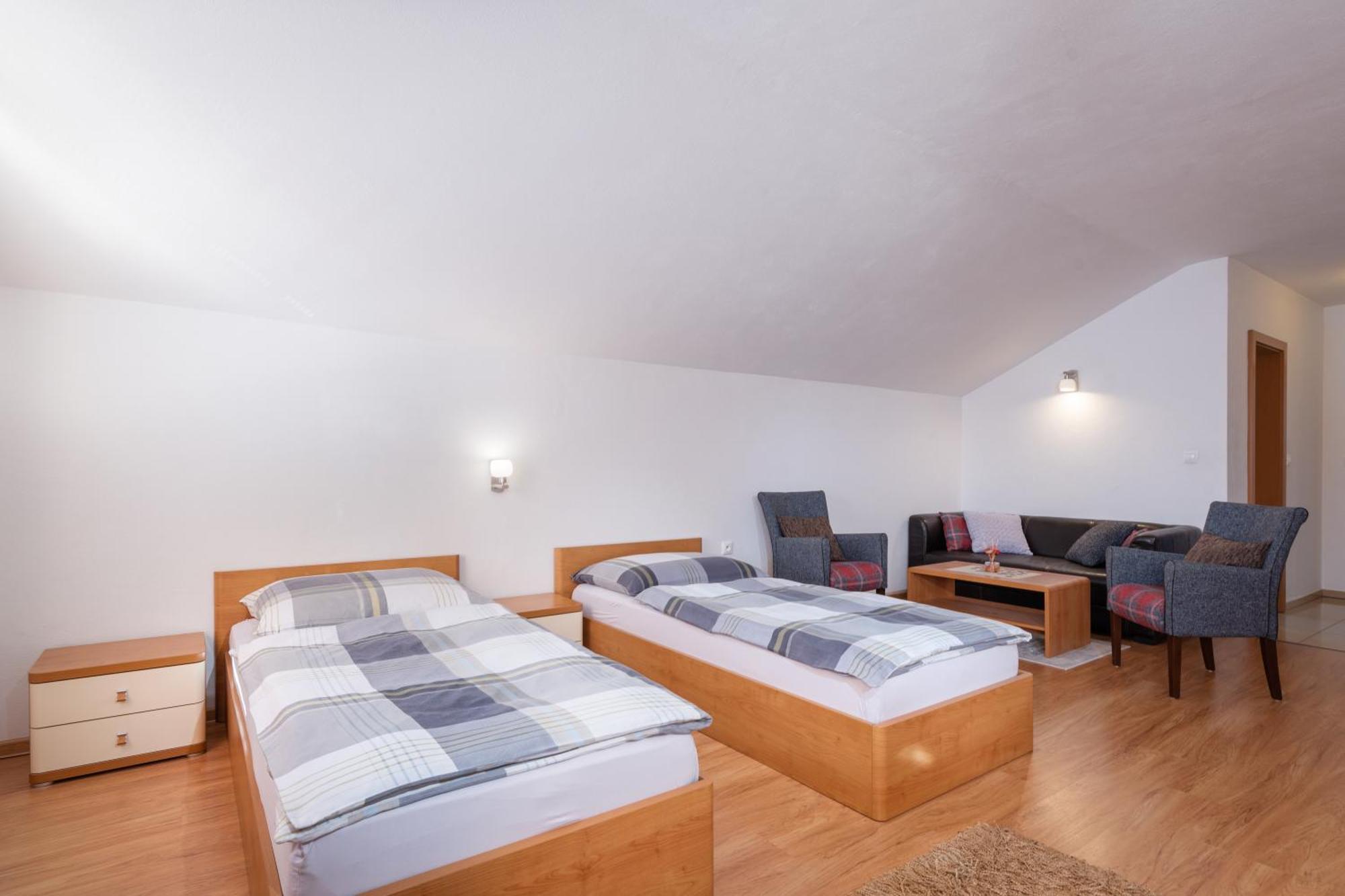 Pension Lunatyk Липтовски-Микулаш Экстерьер фото