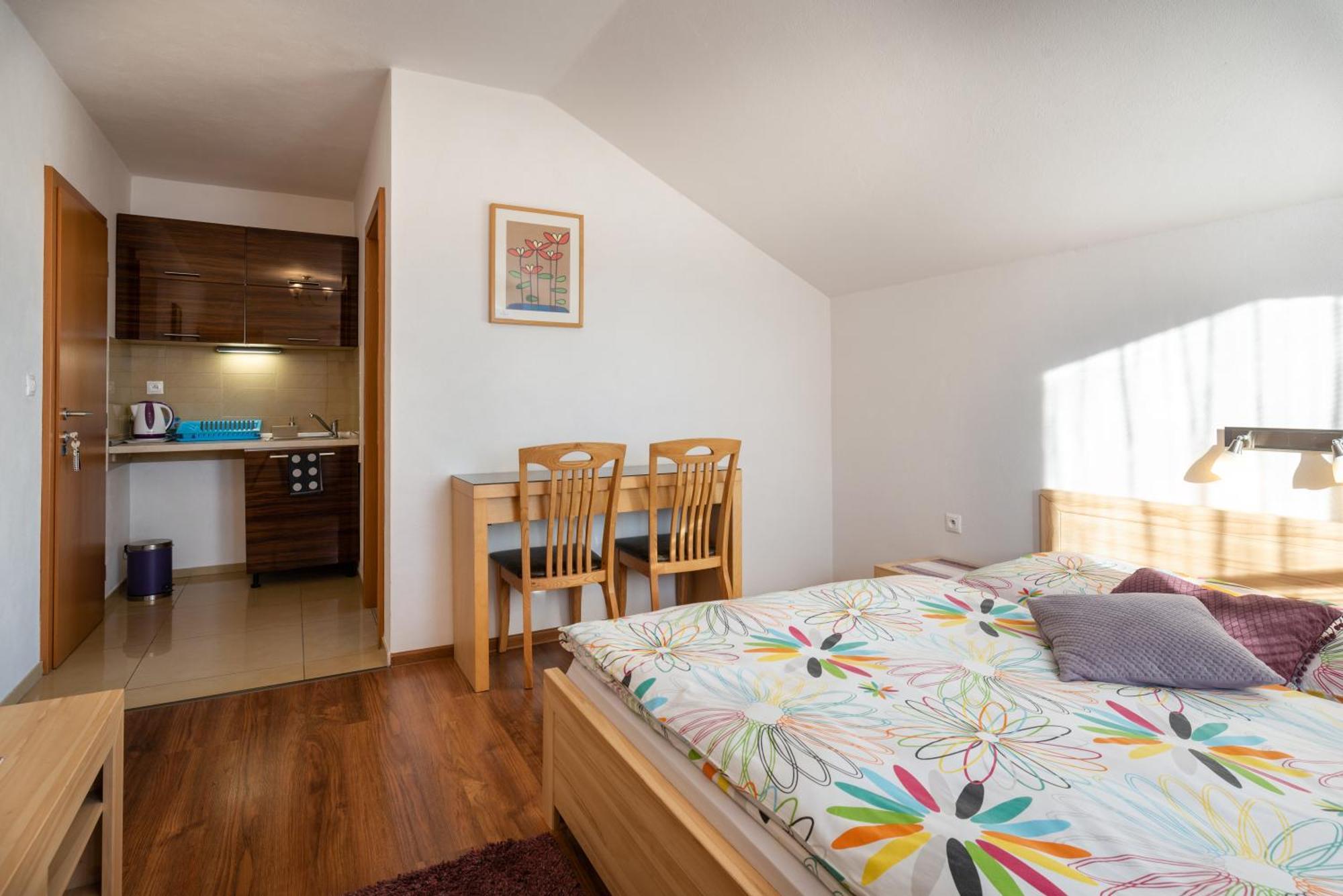 Pension Lunatyk Липтовски-Микулаш Экстерьер фото